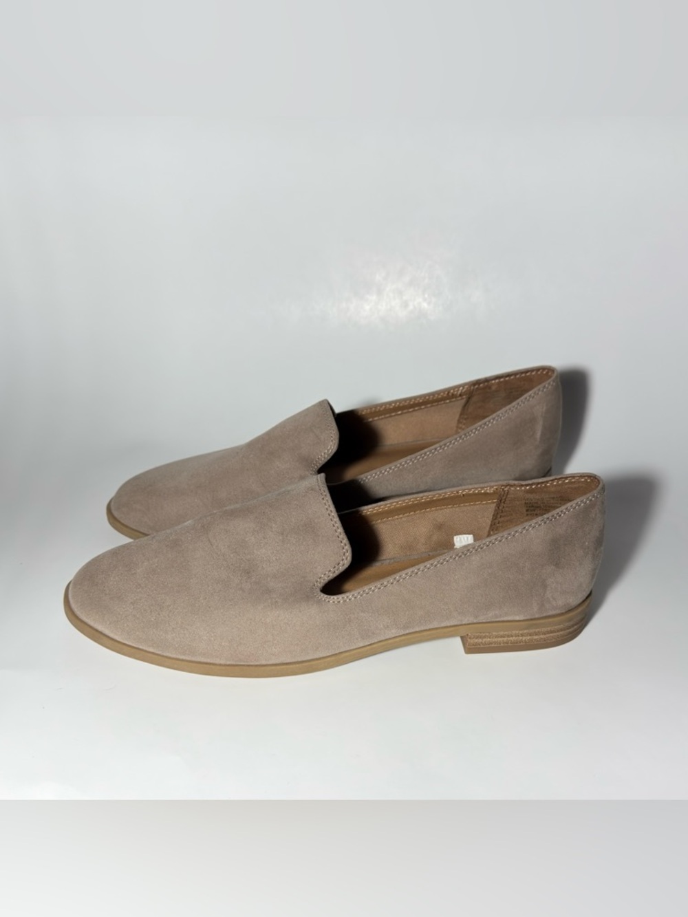 Universal Thread Women's Taupe Suede Loafers Flats Size 6